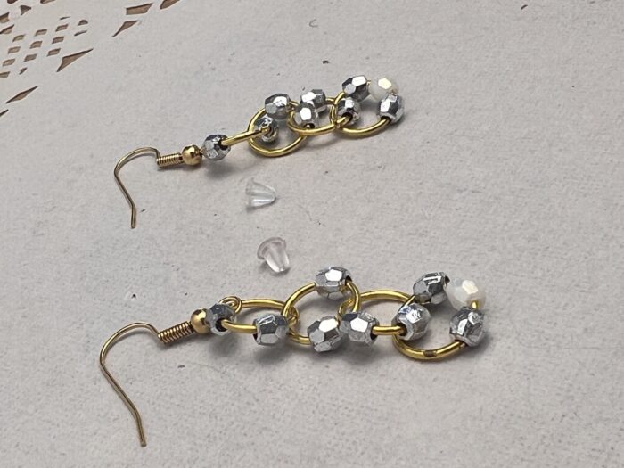 Boucles d'oreilles, chics, argents or, perle – Image 6
