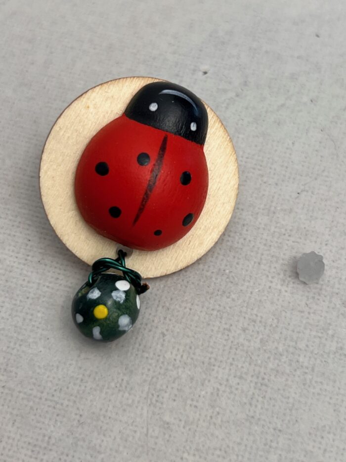 Boucles d'oreilles, coccinelle, rouge, vert, en bois – Image 3