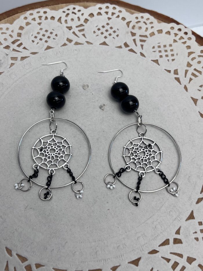 Boucles d'oreilles, perles, noires, capteur de rêve – Image 6