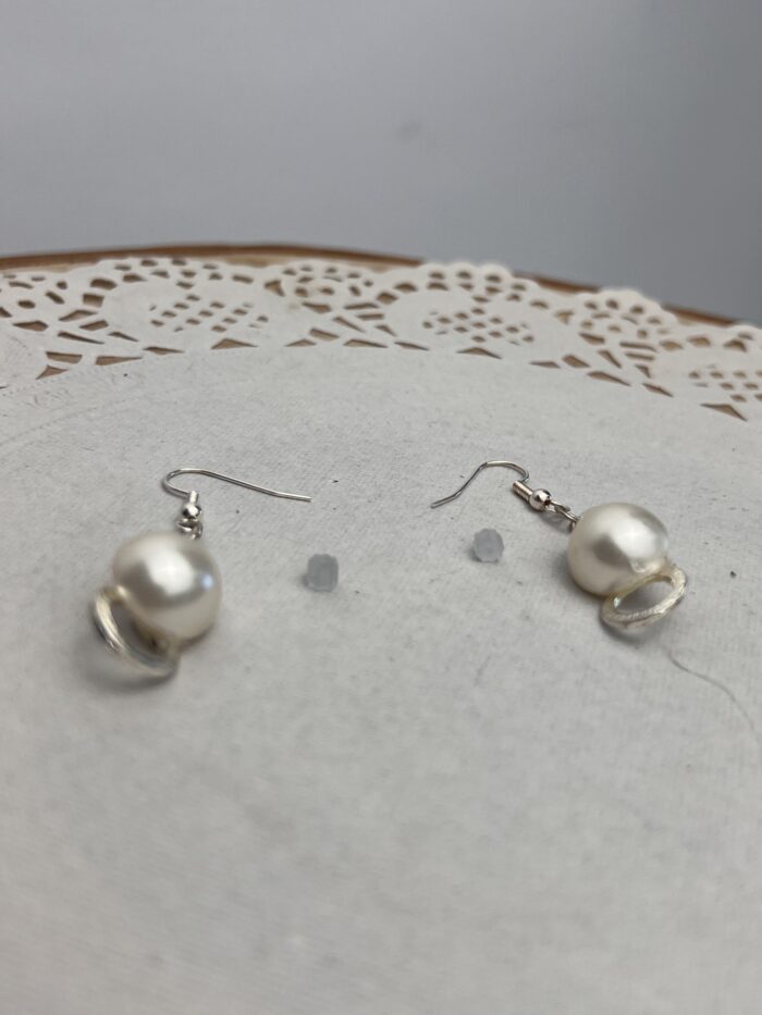 Boucles d'oreilles perle, argent. – Image 5