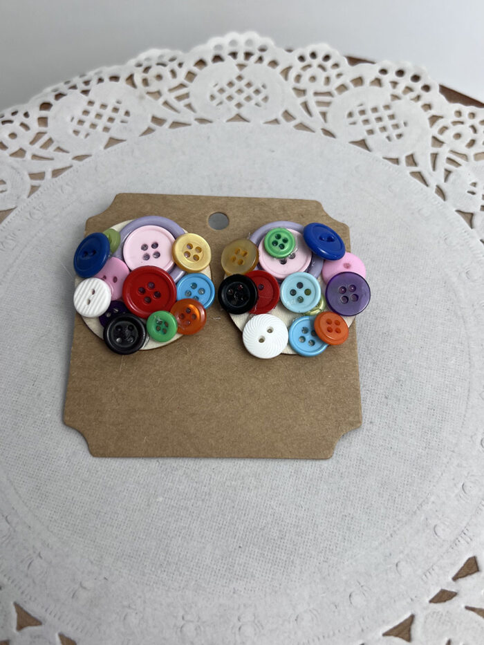 Boucles d'oreilles boutons recyclés multicolores